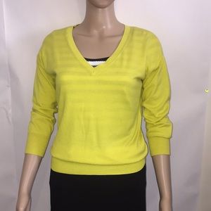 Banana Republic v neck pullover sweater EUC